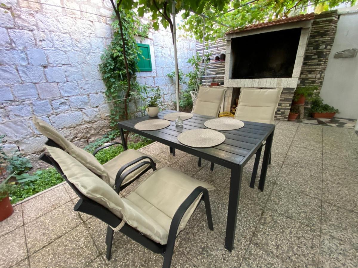 Apartment Stari Dvor Kaštela Kültér fotó